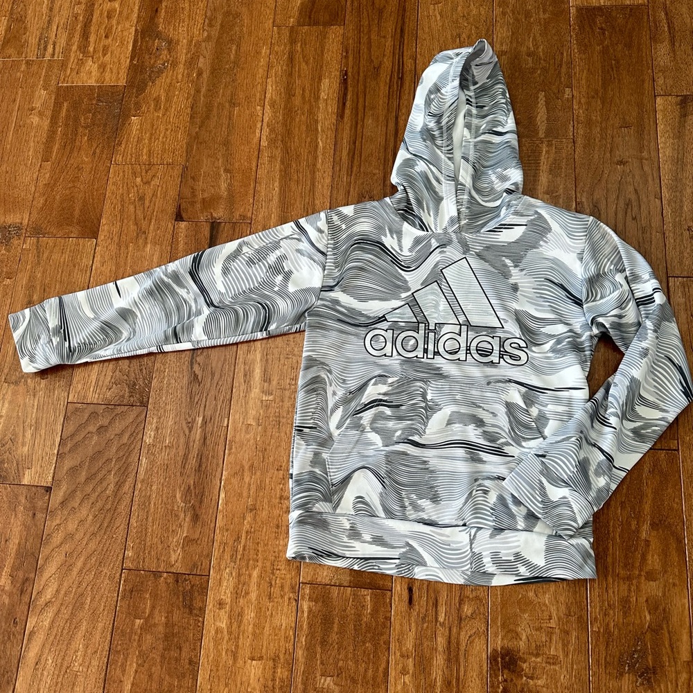 Adidas lightweight boys sweatshirt size 10/12